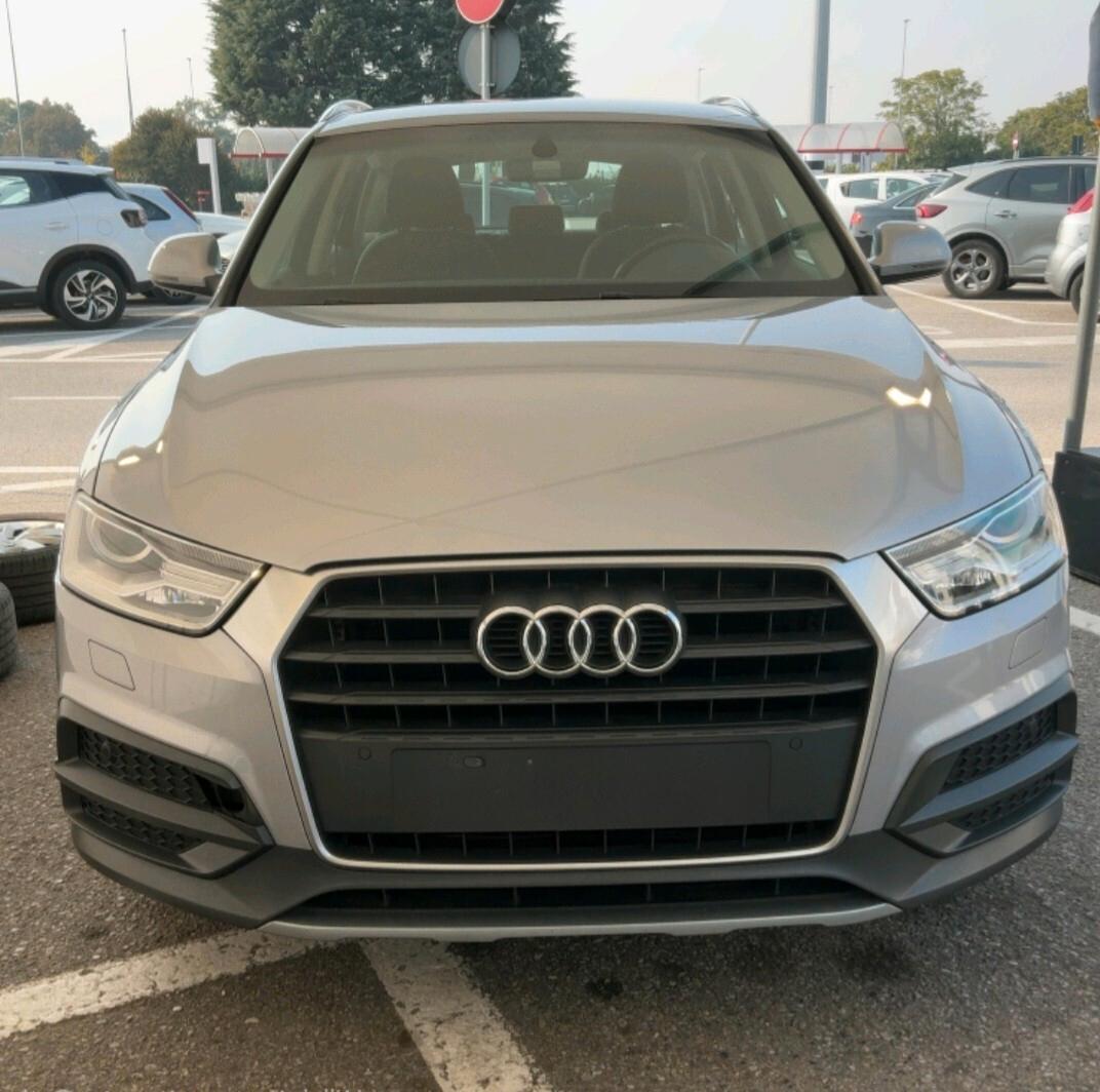 Audi Q3 2.0 TDI 120 CV Design