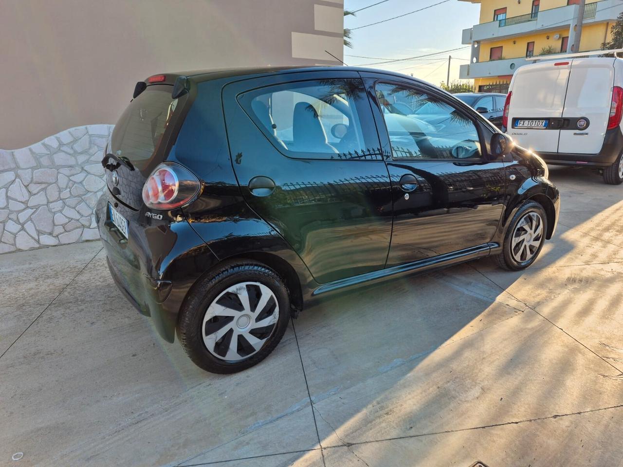 Toyota Aygo 1.0 12V VVT-i 5 porte Cool Soda Connect