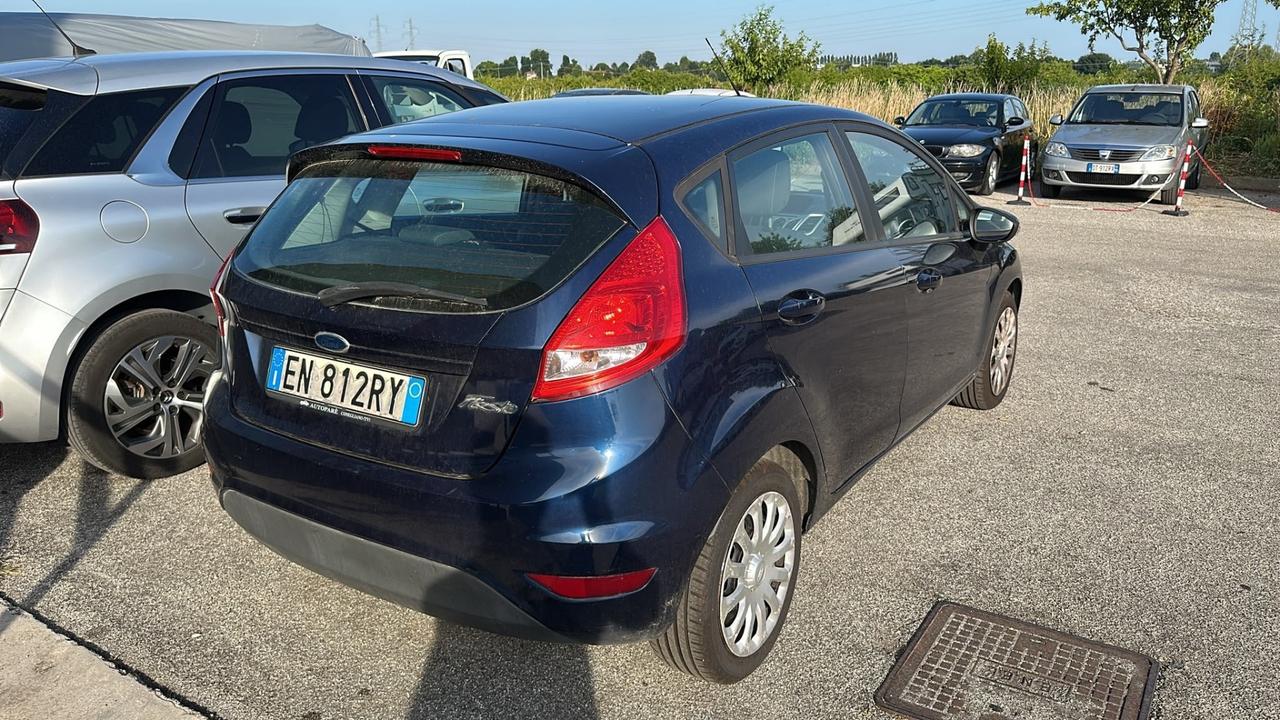 Ford Fiesta 1.2 benzina gpl 2012 da controllare