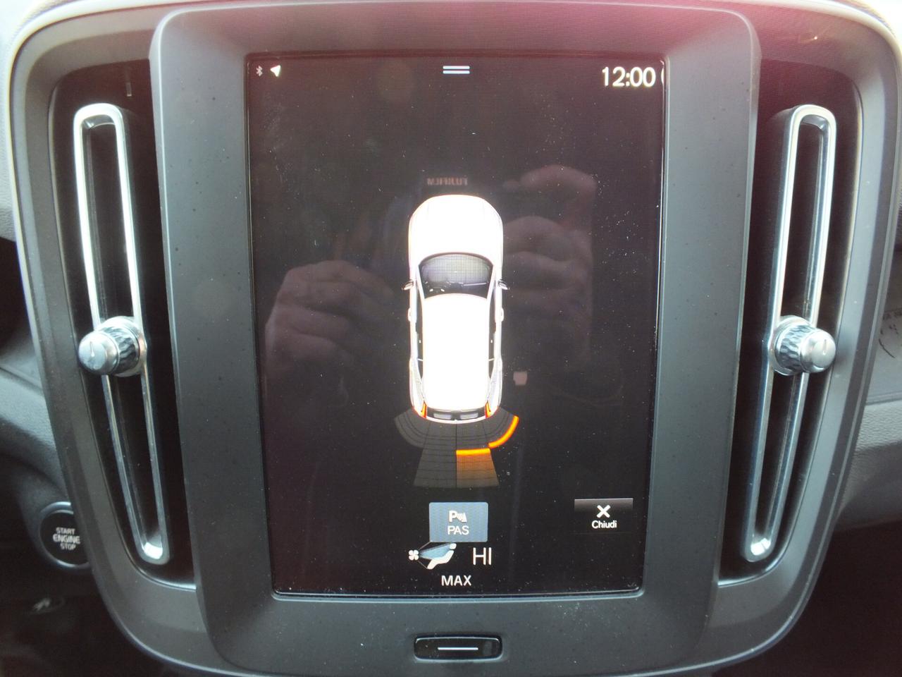 VOLVO XC40 T2 CORE 32.000 KM!