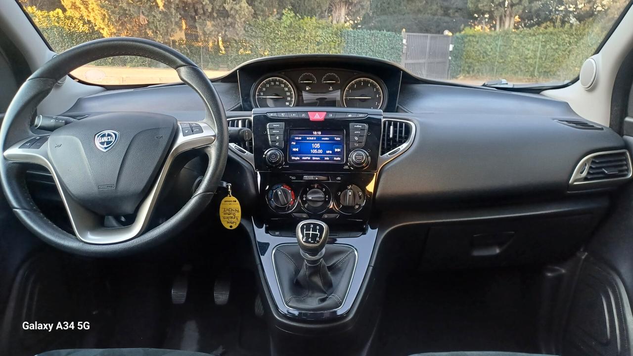 Lancia Ypsilon 1.2 69 CV 5 porte Platinum