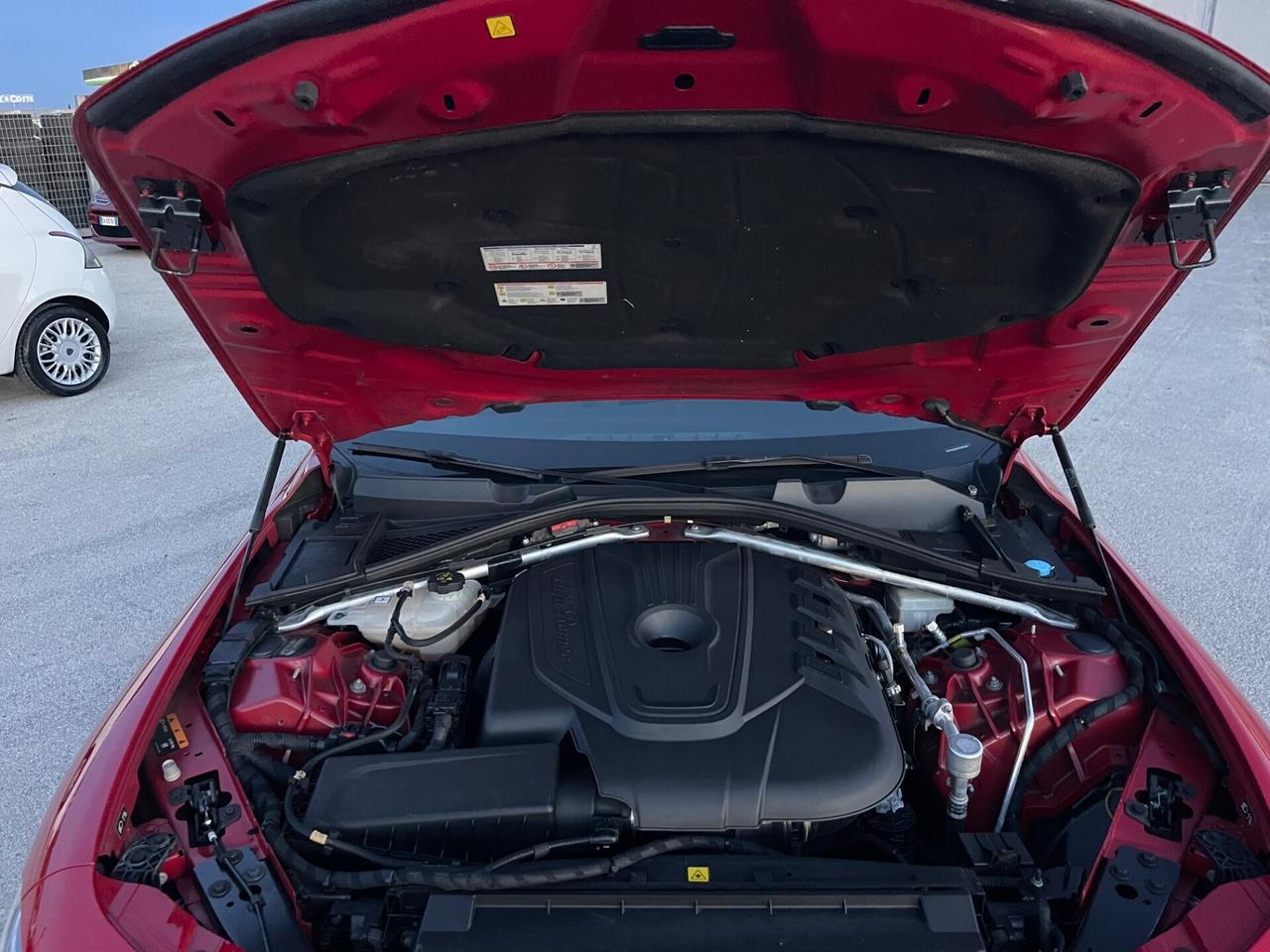 ALFA ROMEO GIULIA 2.2D ROSSA FULL 93000KM NUOVA