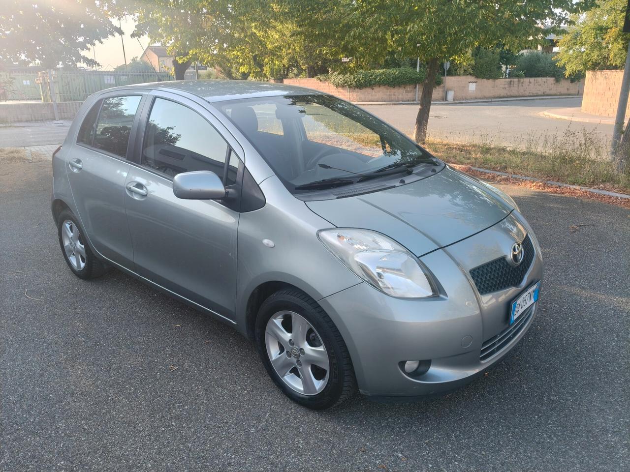 Toyota Yaris 1.3 5 porte AUTOMATICA
