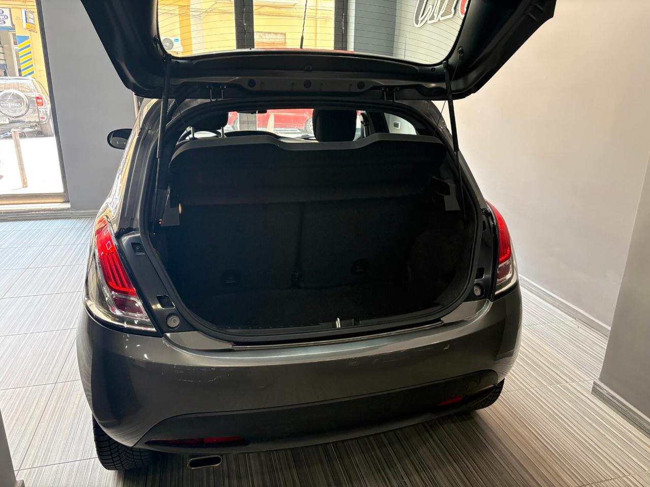 Lancia Ypsilon 1.3 MJT 95cv Gold ITALIANA Euro5