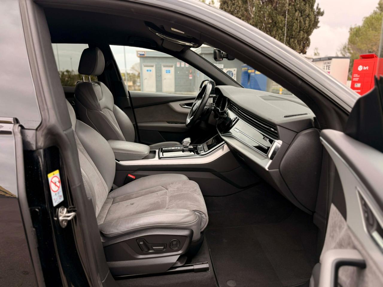 Audi Q8 50 TDI IDENTITY BLACK/23" RSQ8/PELLE