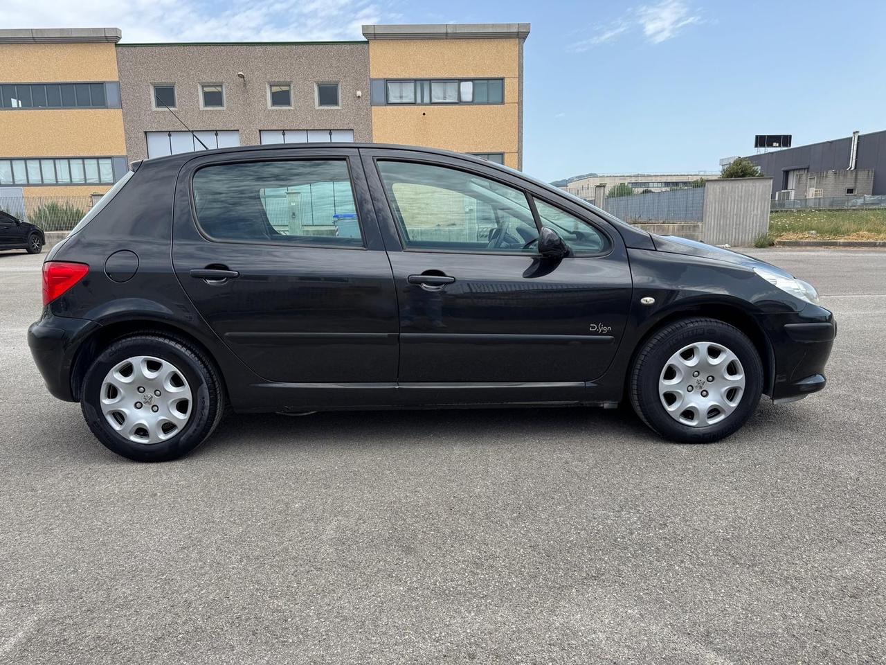 Peugeot 307 1.4 16V 5p. 143000 km