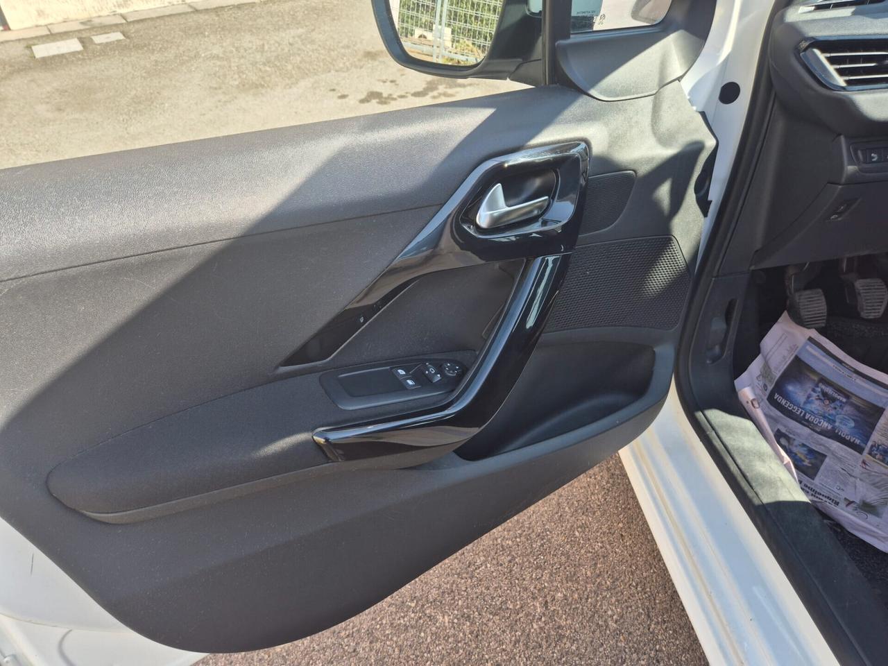 Peugeot 208 1.2 VTi 82 CV 5 porte Access