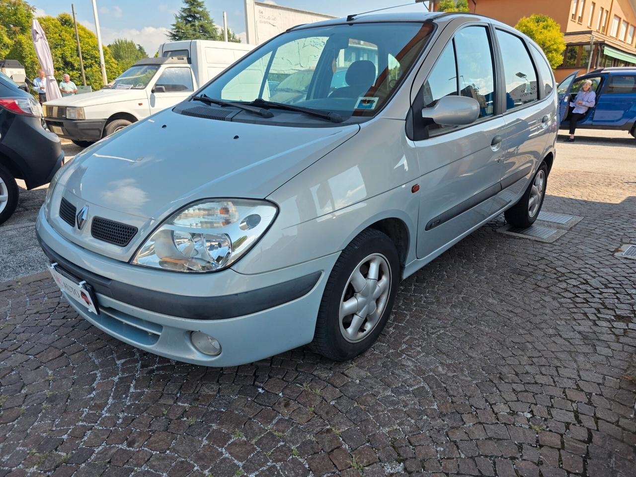 Renault Scenic RXE 1.6 con 132.000km Neopatentati ok