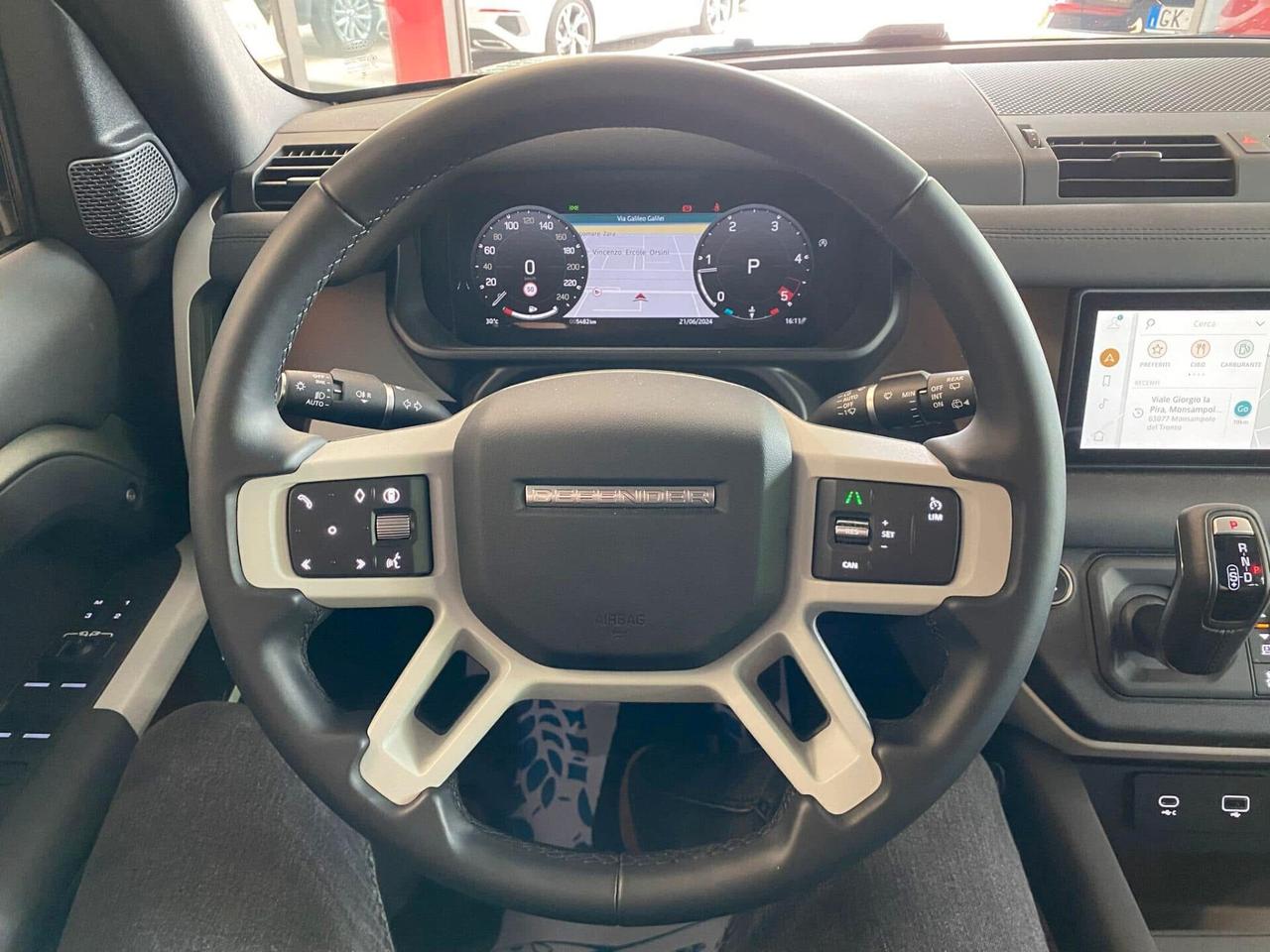 Land Rover Defender 110 3.0D I6 200 CV AWD Auto SE Autocarro N1