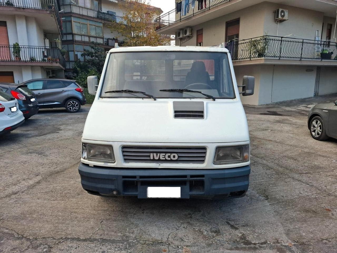 Iveco Daily 35.8 2.5 Diesel USO CARROATTREZZI
