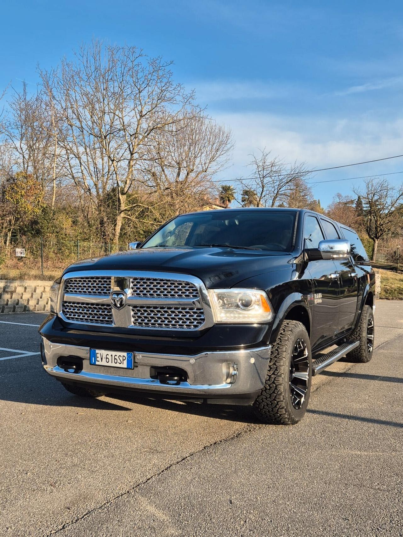 Dodge RAM 1500 LARAMIE 2014