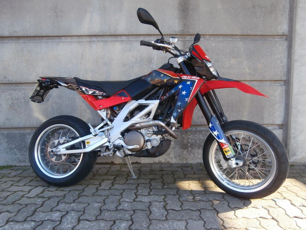 Aprilia SXV 450 (2007 - 14) passaggio incluso.