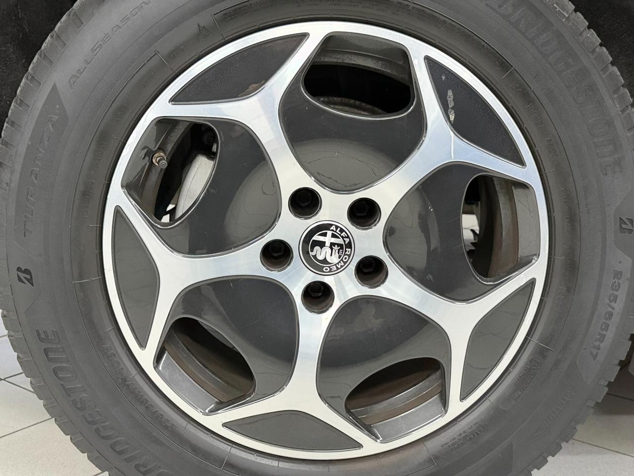 Alfa Romeo Stelvio 2.2 TD 160 CV SUPER BUSINESS RETROCAMERA TAGLIANDI CERTIFICATI