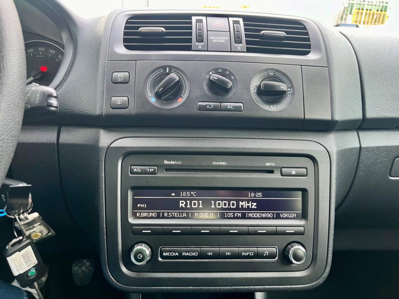 Skoda Roomster 1.2benz 2013 155.000km perfetta per neopatentati