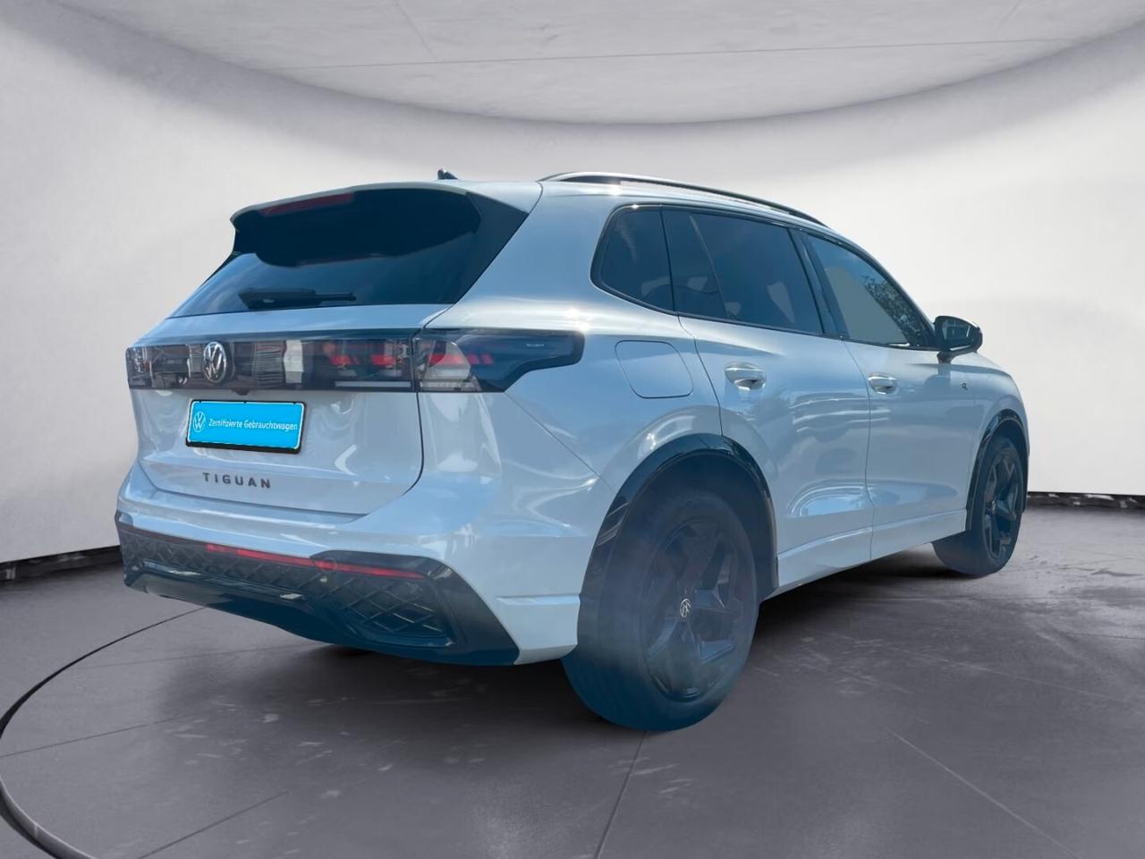VOLKSWAGEN*TIGUAN*R-LINE*2.0*TDI*150CV*DSG*MATRIX*NAVI*KAMERA*360°*APP*19"*