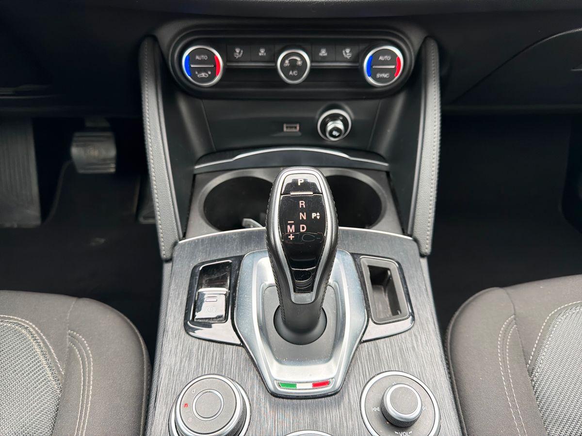 ALFA ROMEO Stelvio 2.2 t Business Q4 190cv auto my19
