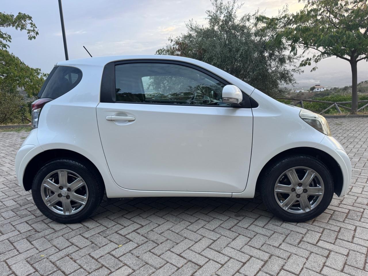 Toyota iQ 1.0 Benzina *SOL* 2011