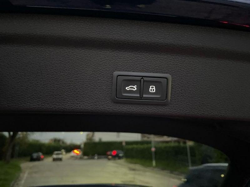 Audi Q3 I 2019 Sportback 35 2.0 tdi Identity Black s-tronic