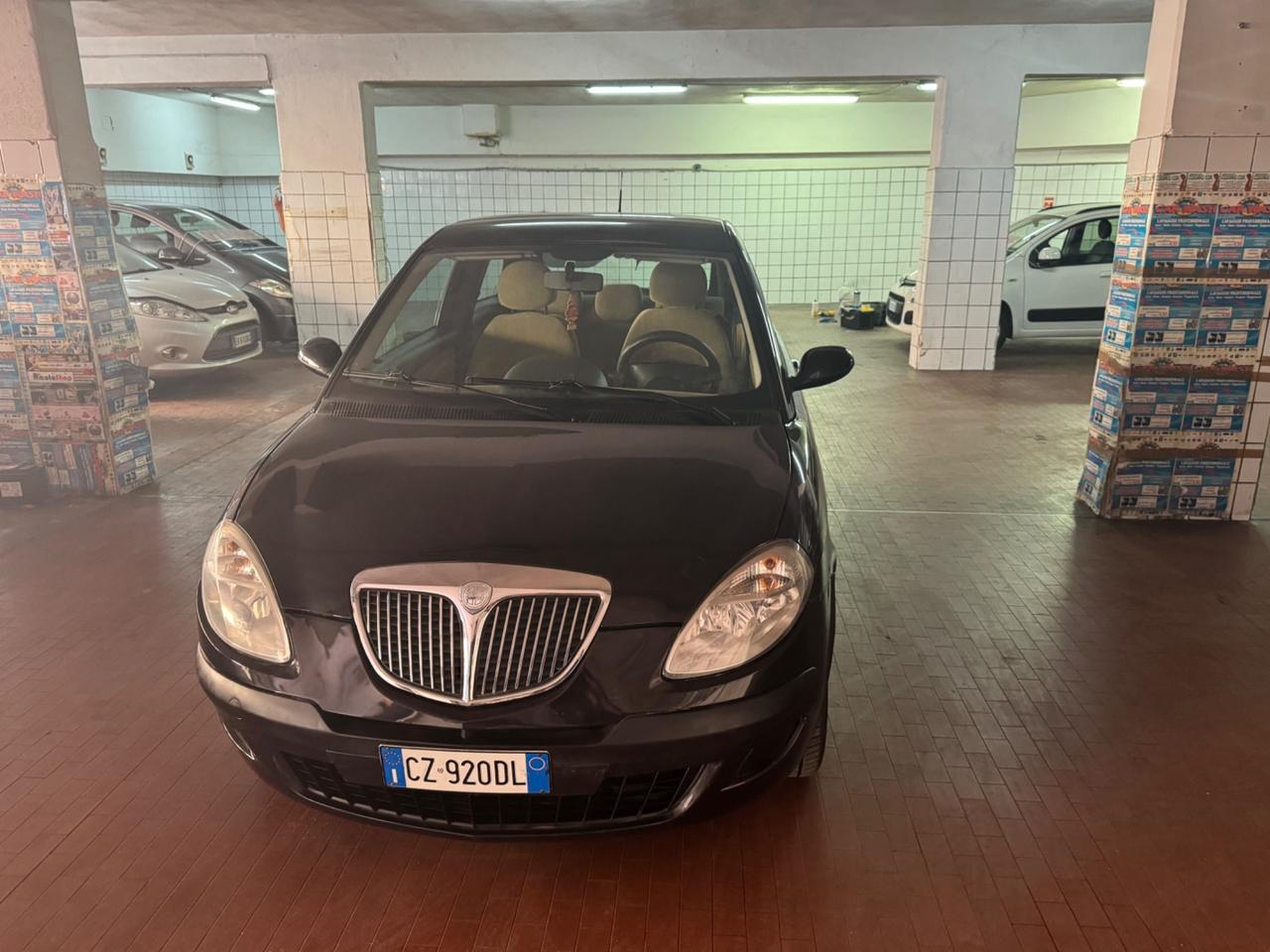 Lancia Ypsilon 1.3 MJT 75 CV Argento