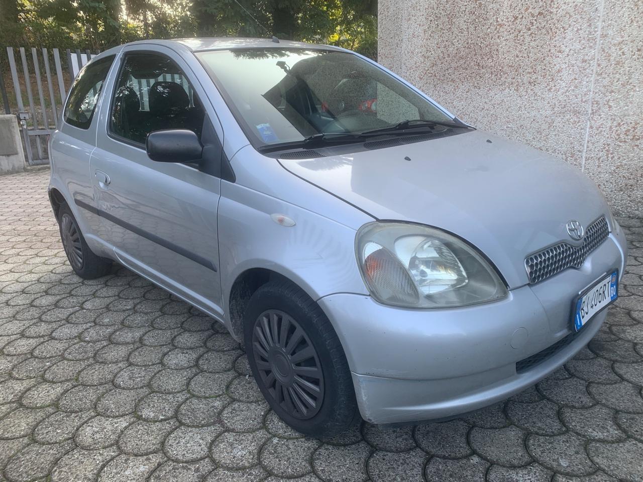 Toyota Yaris 1.0i 16V cat 3 porte motore sostituito