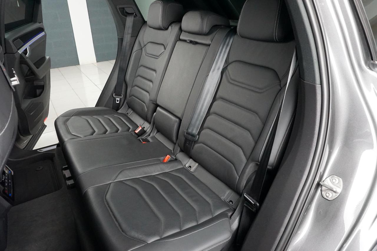 Volkswagen Touareg 3.0 V6 TDI SCR Black Style R Line