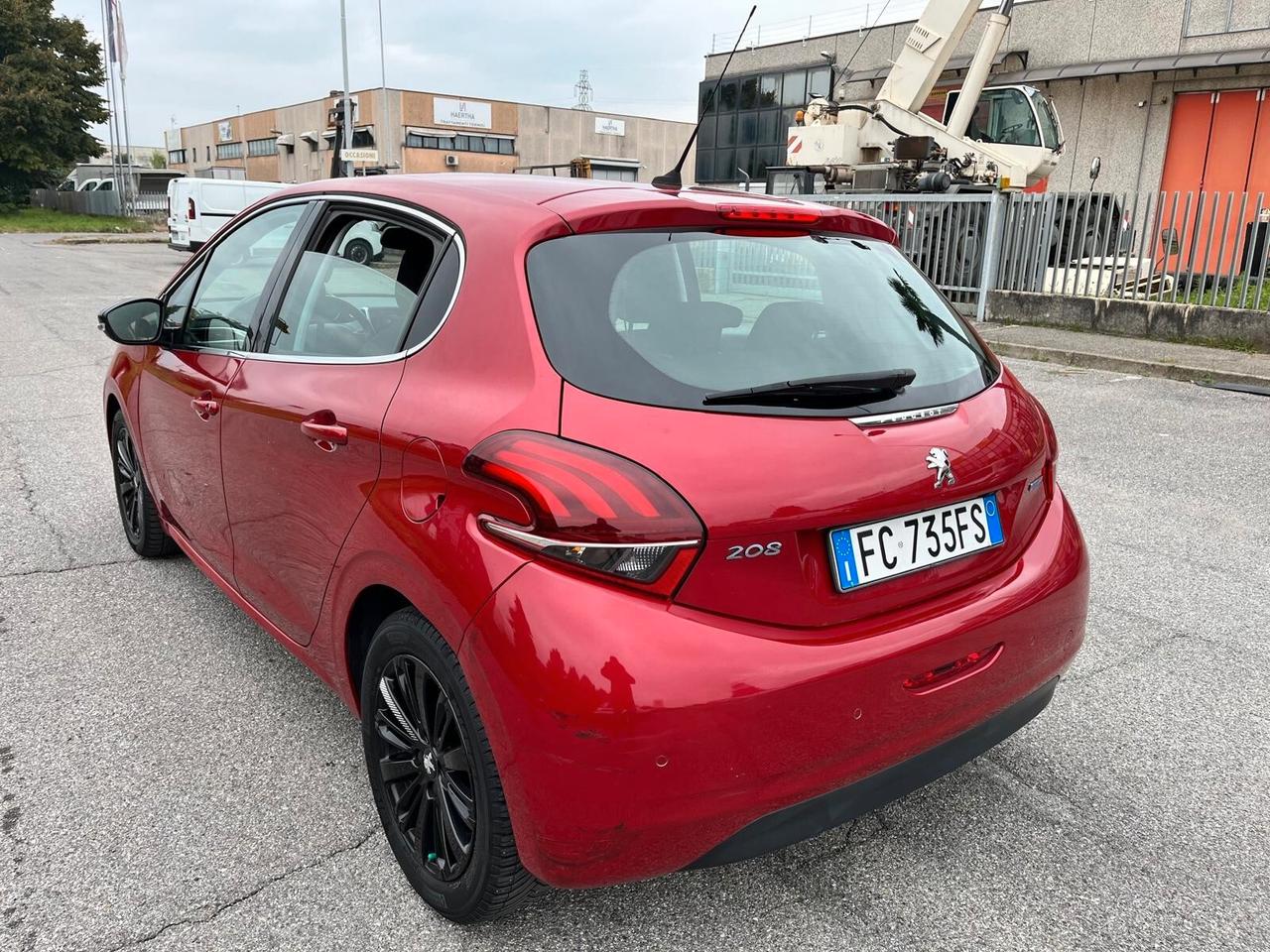 Peugeot 208 PureTech 82 5 porte Allure