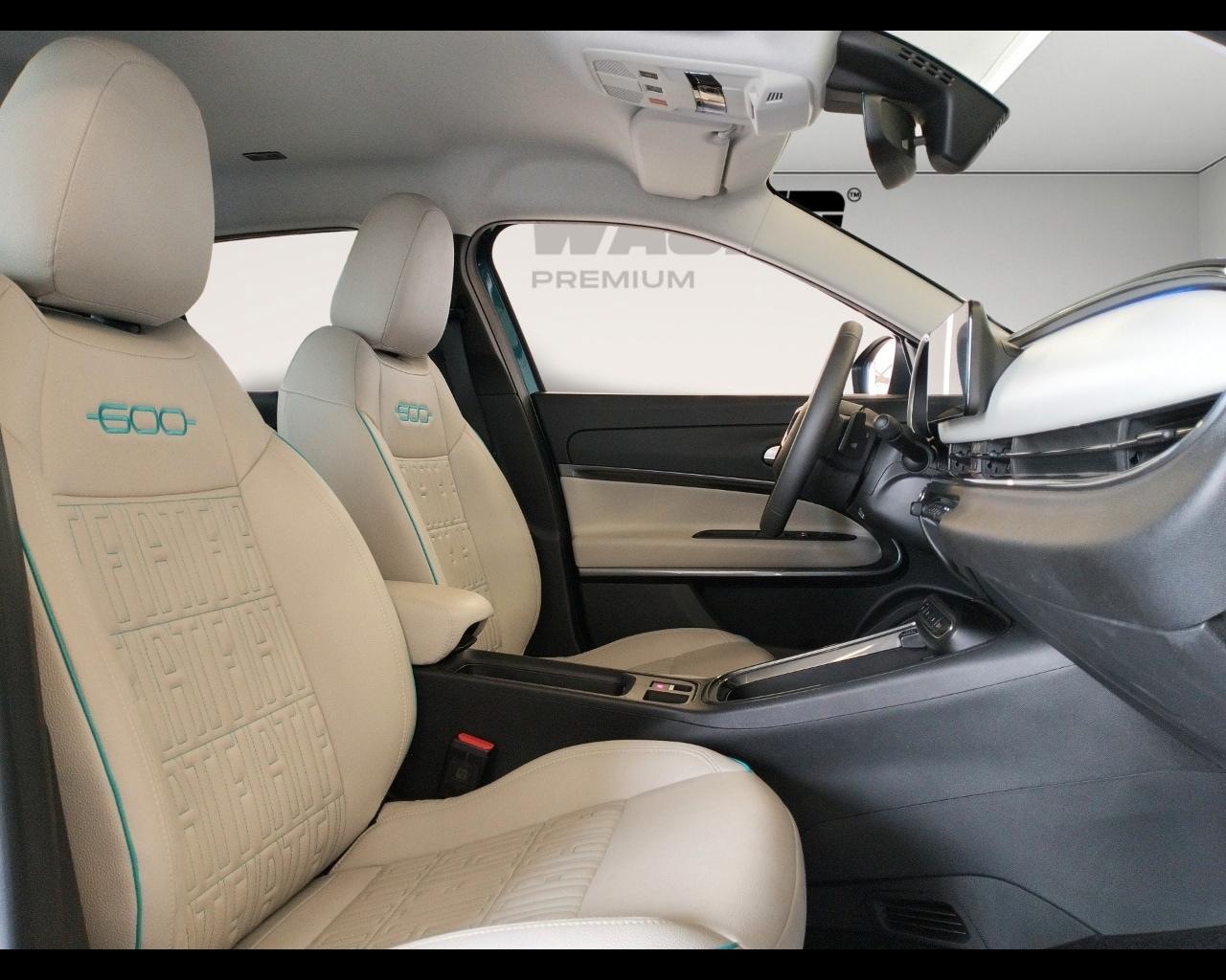 FIAT 600 (2023-->) 600 Hybrid 110 CV DCT MHEV L...