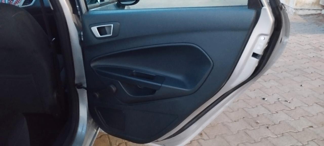 Ford Fiesta 1.2 16V 82CV 5p. Titanium Bs.