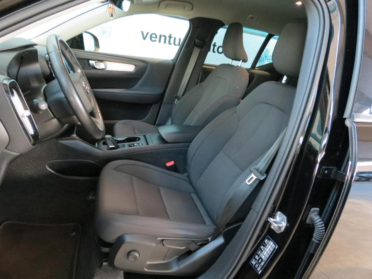 Volvo XC40 T3 Geartronic Momentum Pro