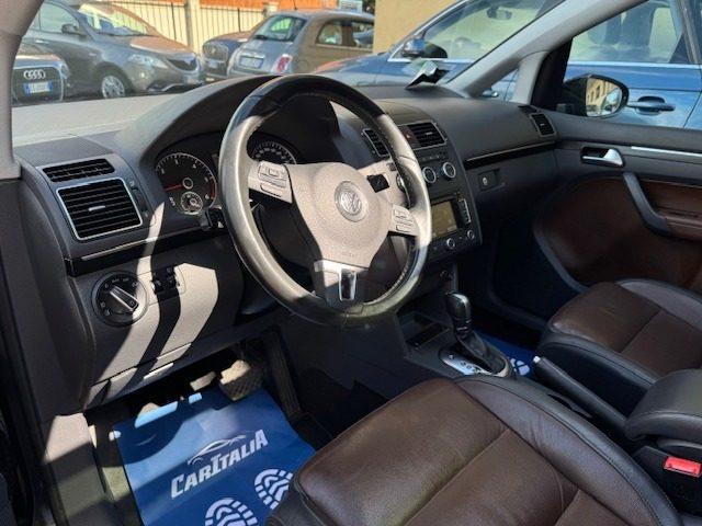 VOLKSWAGEN Touran 2.0 TDI 177 CV DSG Highline 7 posti tetto panoram