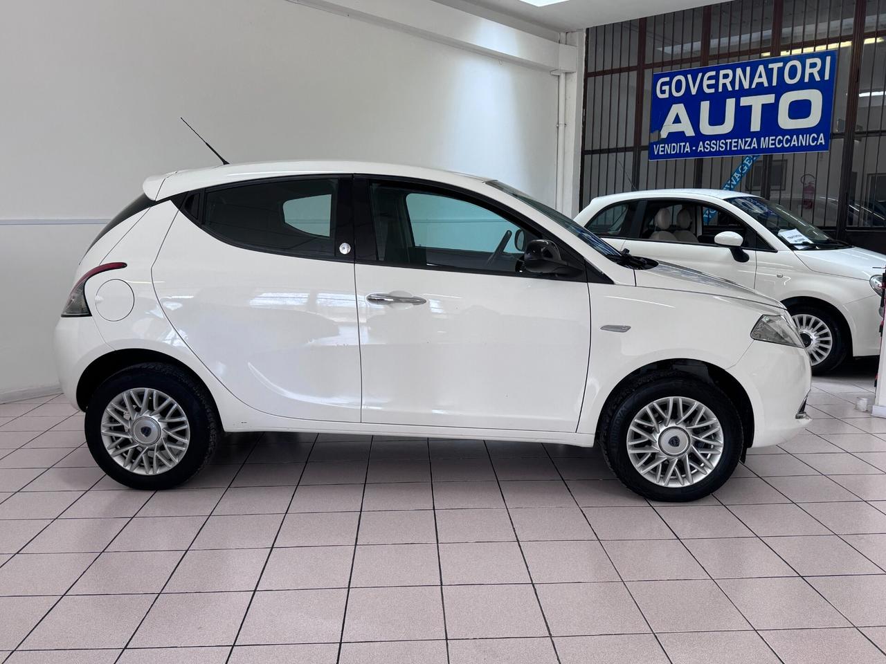 LANCIA YPSILON 0,9 METANO (CONTOVENDITA)