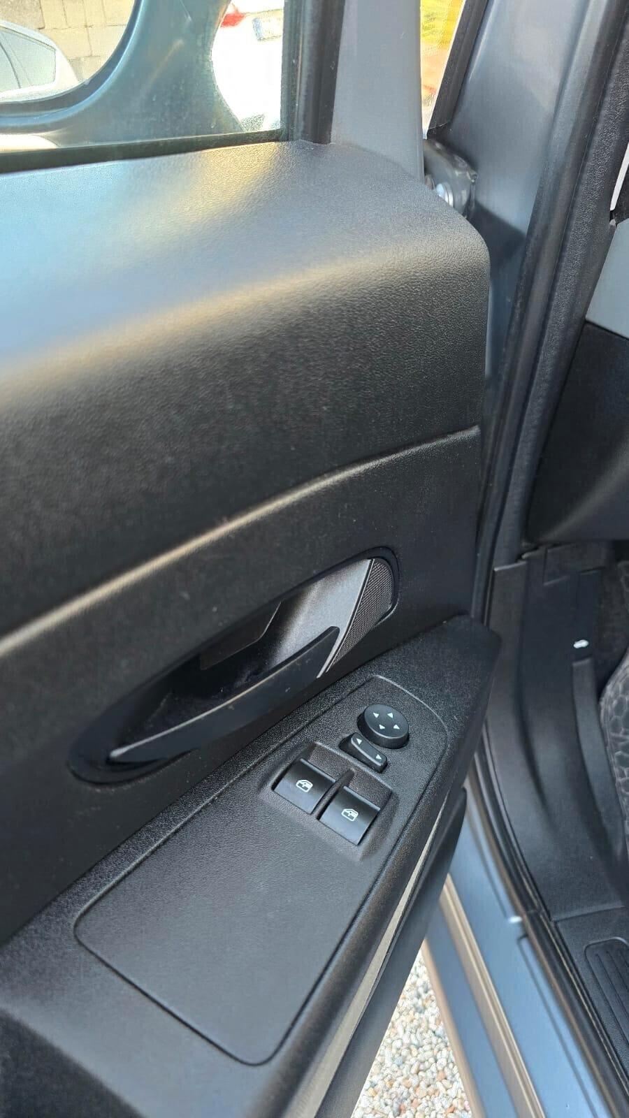 Fiat Grande Punto 1.2 5 porte desing Giugiaro