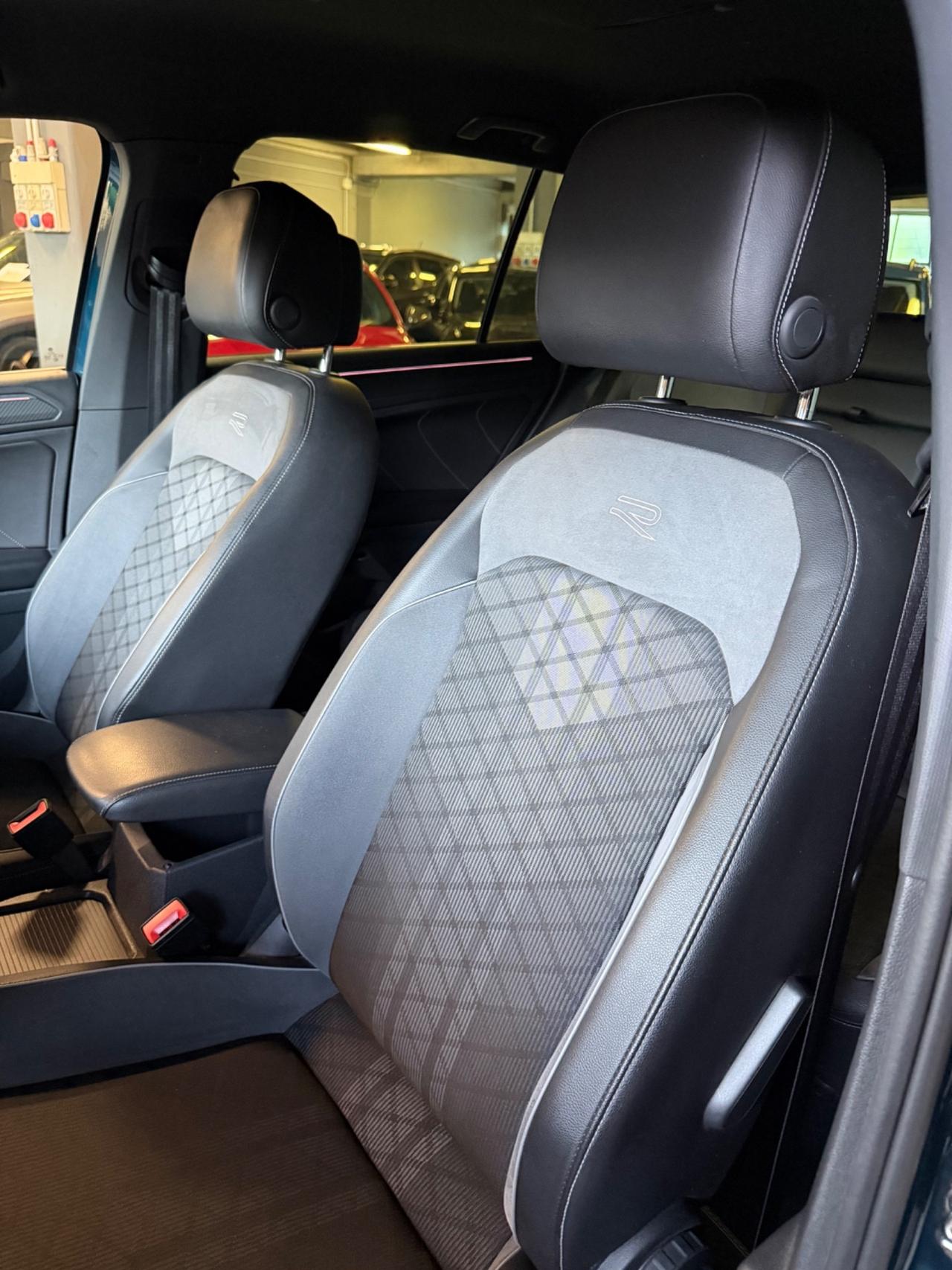 Volkswagen TIGUAN 2.0 TDI RLINE IQ MATRIX KMCERTIF