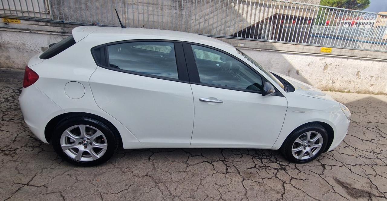 Alfa Romeo Giulietta 1.6 JTDm-2 105 CV Progression
