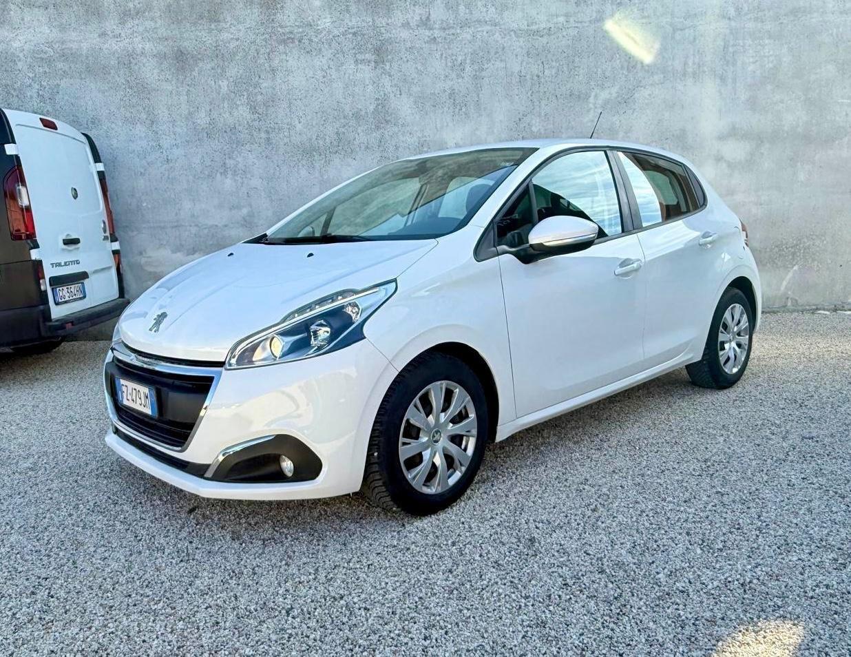 Peugeot 208 BlueHDi 100 S&S 5 porte Active N1 autocarro
