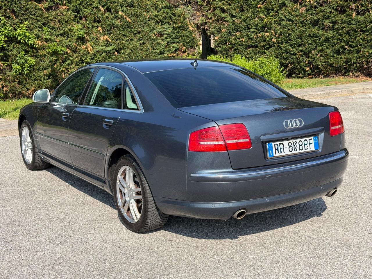 Audi A8 3.0 V6 TDI quattro tiptronic