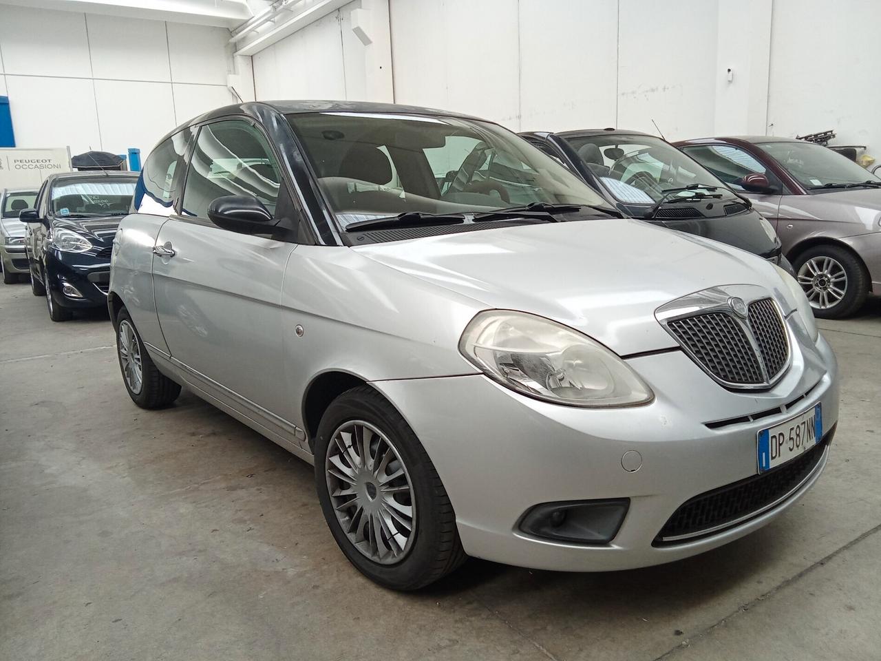 Lancia Ypsilon 1.2 Platino /44 KW/ NEOPATENTATI/