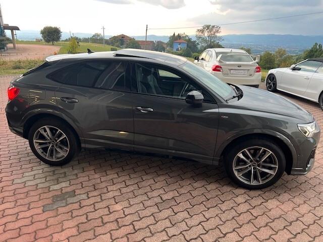 Audi Q3 Sportback 40 tdi Q. 200cv S-tr. S-line, Tetto, 19"