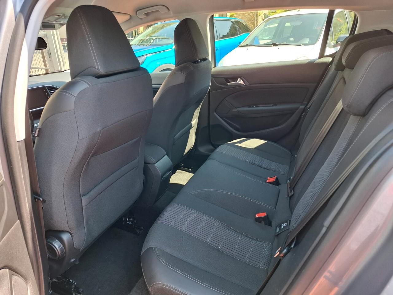 Peugeot 308 BlueHDi 120 S&S EAT6 Allure