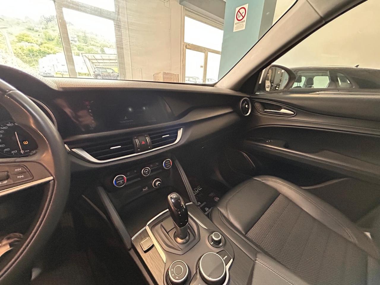 Alfa Romeo Stelvio 2.2 Turbodiesel 180 CV AT8 RWD Super