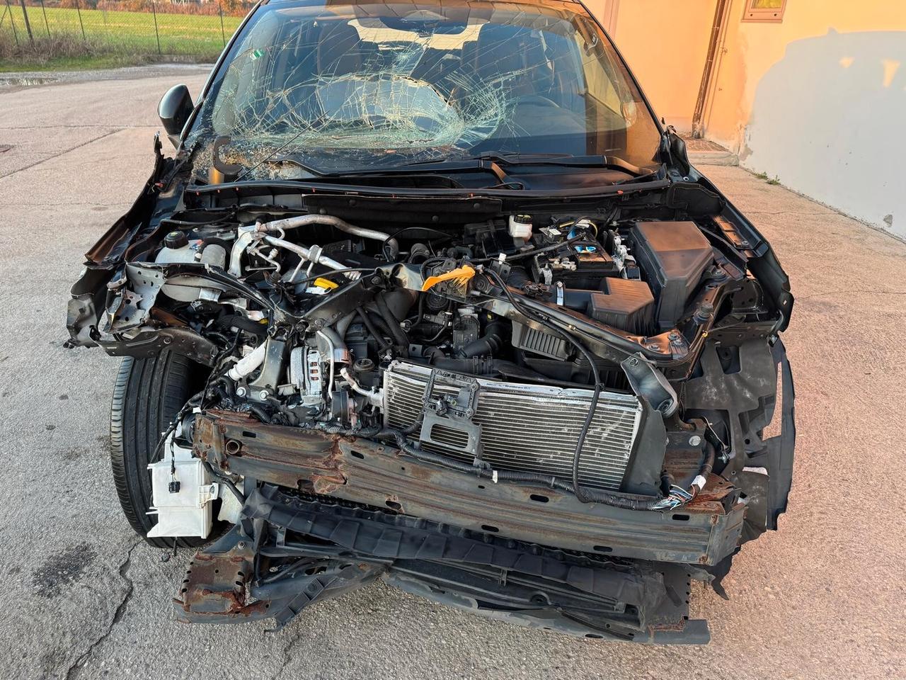 Nissan Qashqai 1.3 mhev 2wd 140cv INCIDENTATA