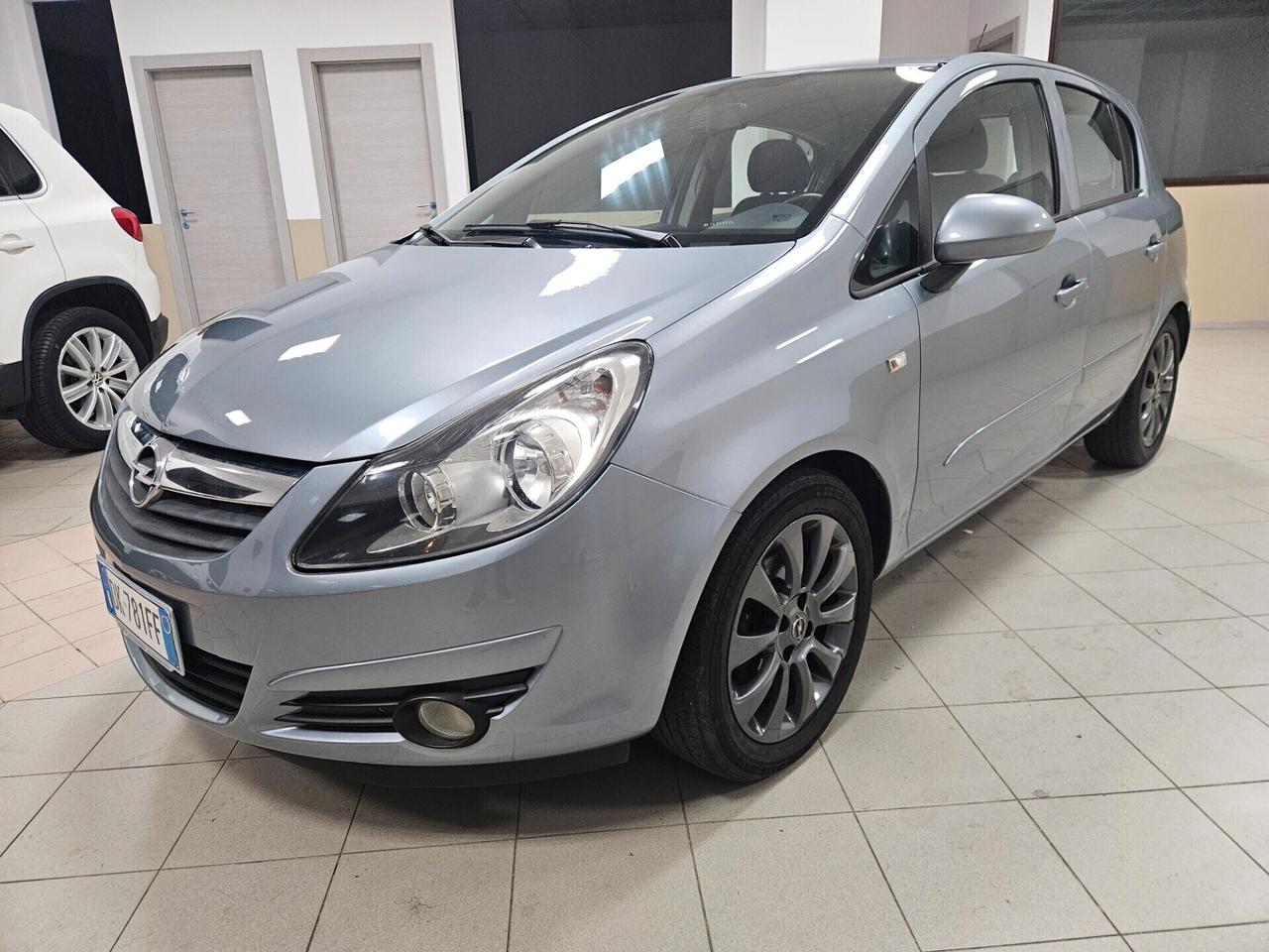 Opel Corsa 1.2 5 porte Club