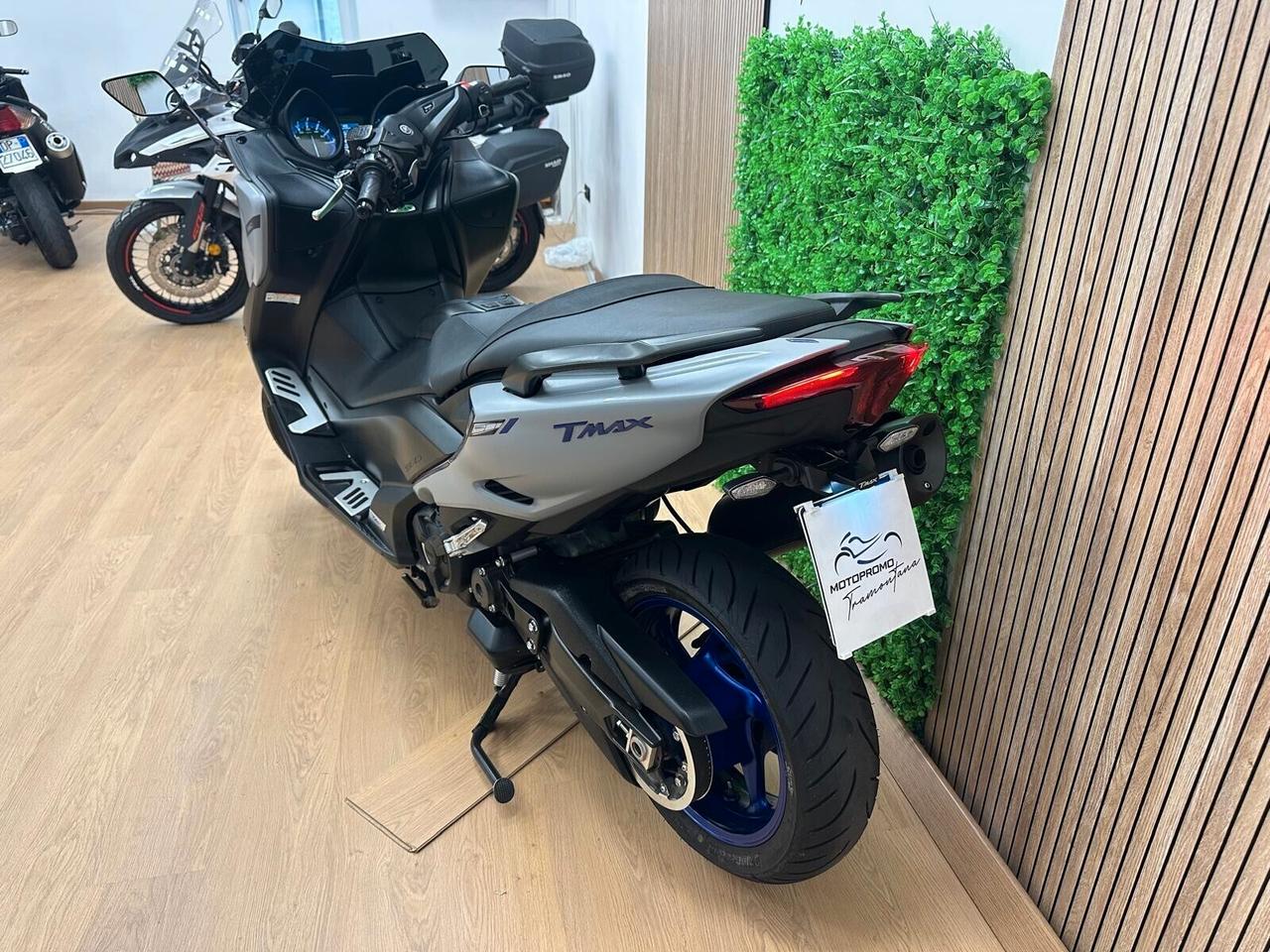 YAMAHA TMAX T-MAX T MAX 560 ICON BLUE / DA 149€ AL MESE