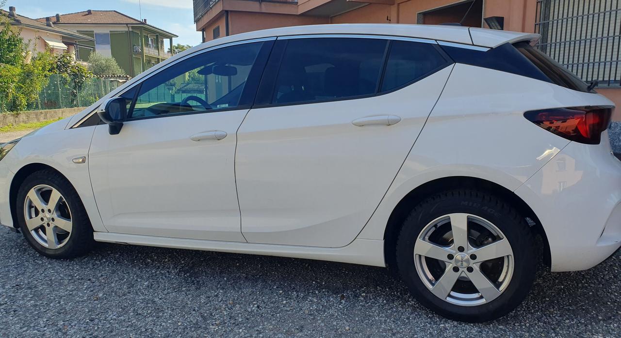 Opel Astra 1.6 CDTi Berlina 110CV Euro6