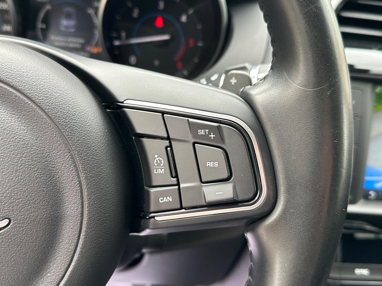 Jaguar F-Pace 2.0 D 180 CV AWD Prestige