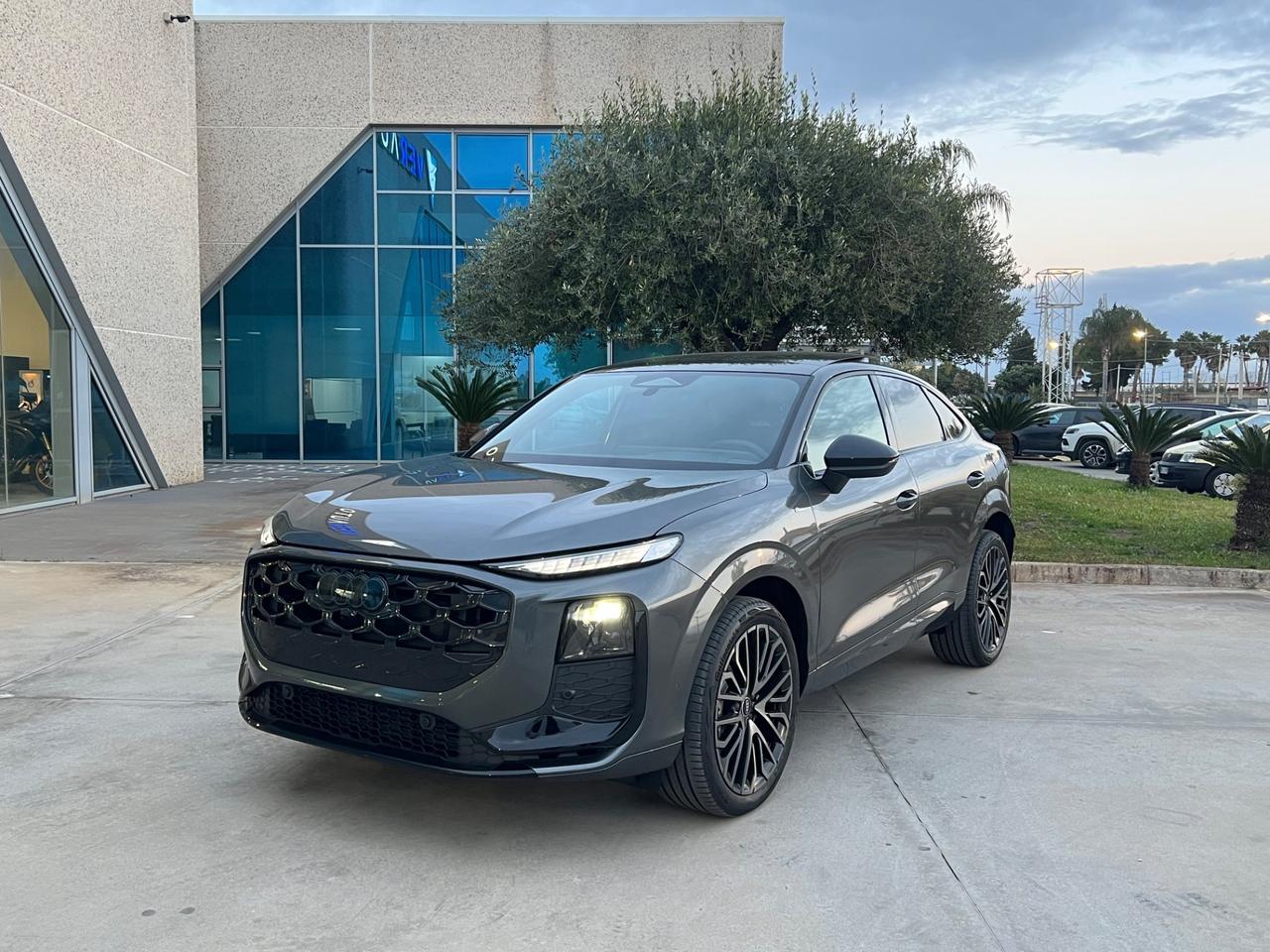 Audi Q3 Spb 2.0 S line Possibilità noleggio no scoring