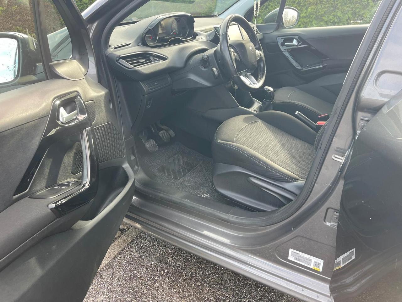 Peugeot 208 PureTech 82 5 porte Allure