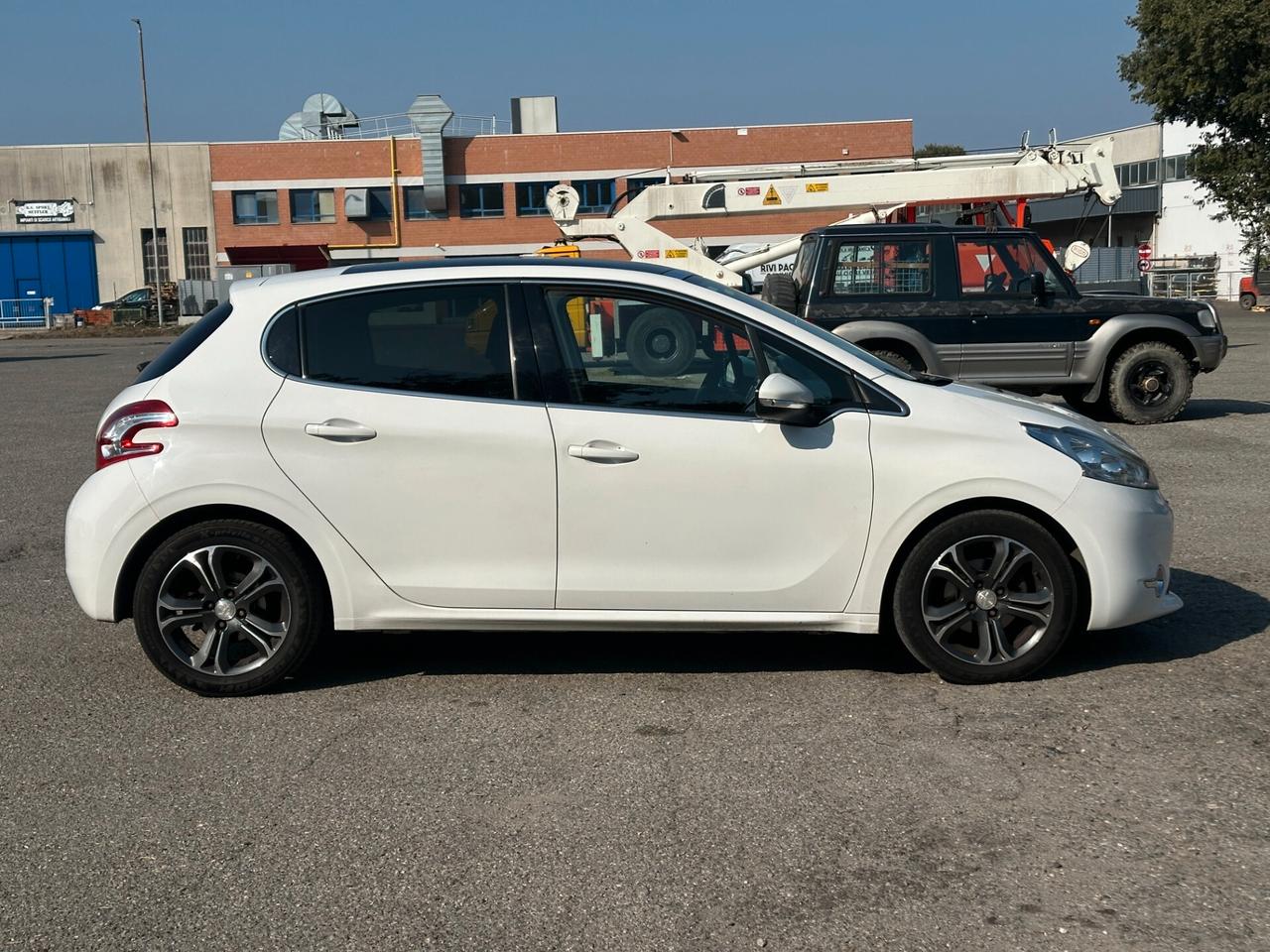 Peugeot 208 1.6 e-HDi 92 CV Stop&Start 5 porte Allure