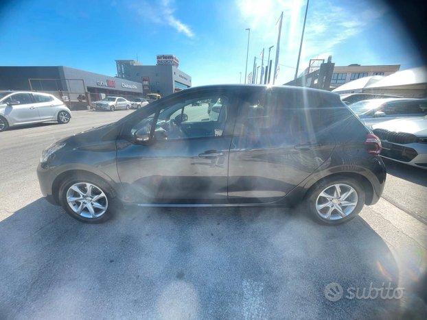 Peugeot 208 1.2 VTi 82 CV 5 porte Allure