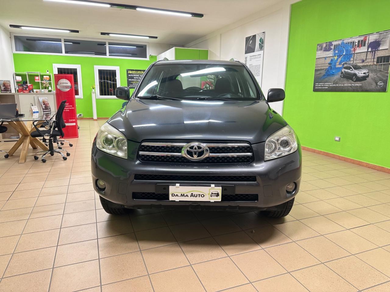 Toyota RAV 4 - 2.2 D-4D 136 CV Luxury